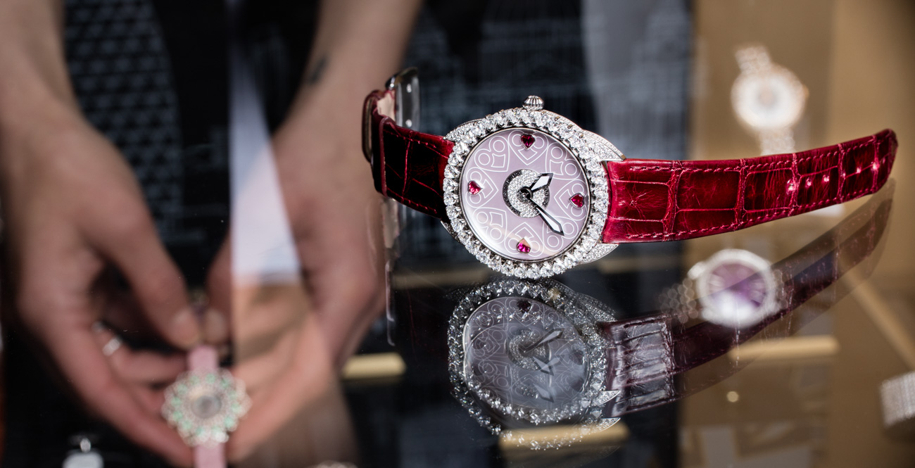 Backes & Strauss Piccadilly Renaissance Diamond Heart 40 $100,000 Ladies Watch Hands-On Hands-On Watches for women Backes & Strauss Piccadilly Renaissance Diamond Heart 40 $100,000 Ladies Watch Hands-On Hands-On Watches for women