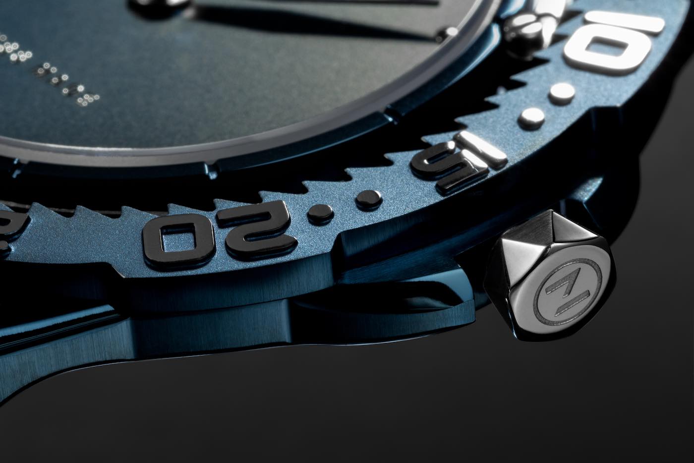 The New NOVE Trident Dive Watch Measures Just 6.8mm Watch Releases 
