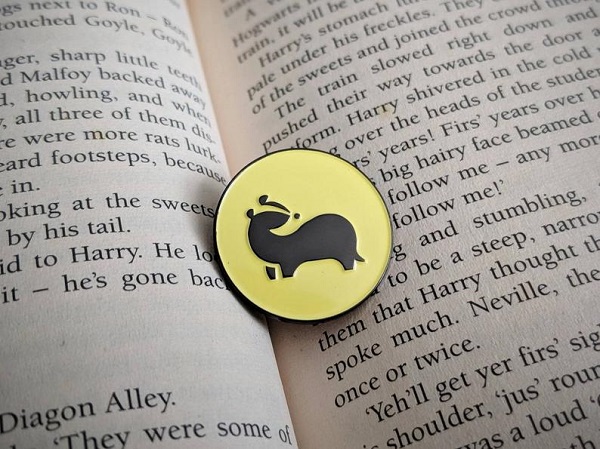 Minimalist Hufflepuff enamel pin