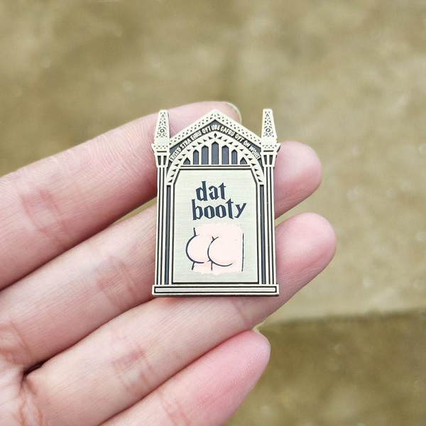 Mirror of Erised showing dat booty enamel pin