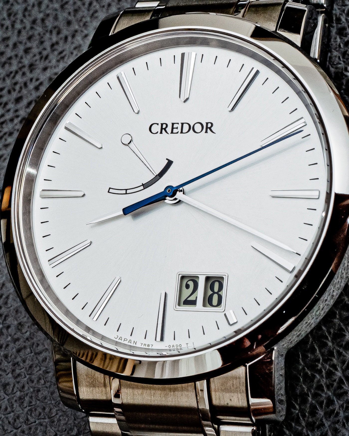 Hands-On: Seiko Credor GCLP995 'Big Date' Manual-Wind Spring-Drive Watch Hands-On Hands-On: Seiko Credor GCLP995 'Big Date' Manual-Wind Spring-Drive Watch Hands-On