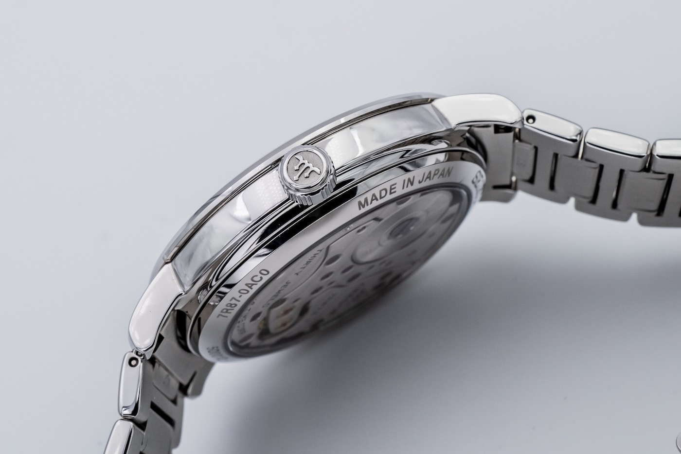 Hands-On: Seiko Credor GCLP995 'Big Date' Manual-Wind Spring-Drive Watch Hands-On Hands-On: Seiko Credor GCLP995 'Big Date' Manual-Wind Spring-Drive Watch Hands-On