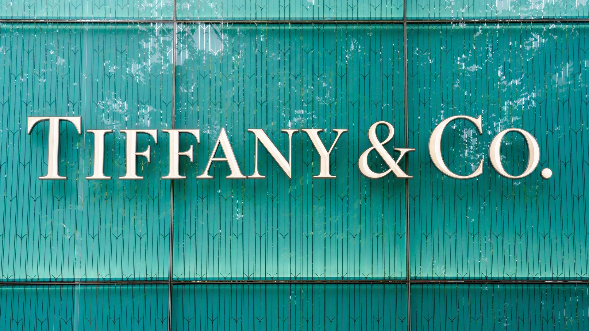 Paris-Based LVMH Luxury Conglomerate Appears To No Longer Be Buying New York City-Based Tiffany & Co. Watch Industry News Paris-Based LVMH Luxury Conglomerate Appears To No Longer Be Buying New York City-Based Tiffany & Co. Watch Industry News